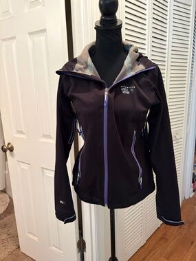 Mountain Hardwear Women's Black Softshell Jacket with Purple Trim